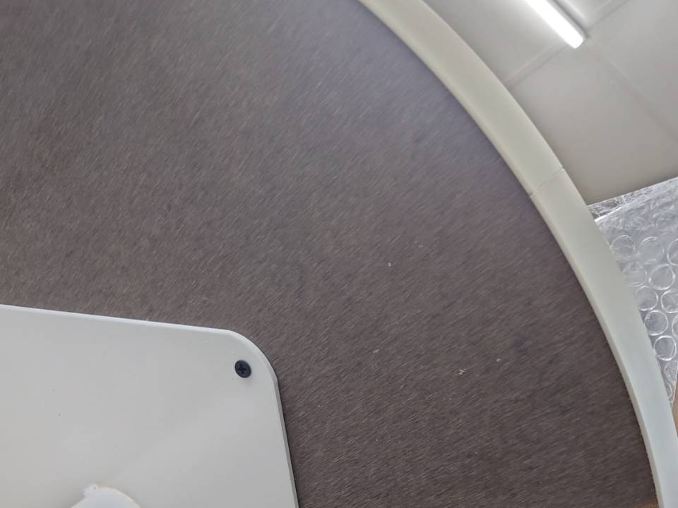 美耐板桌板背面的平衡板