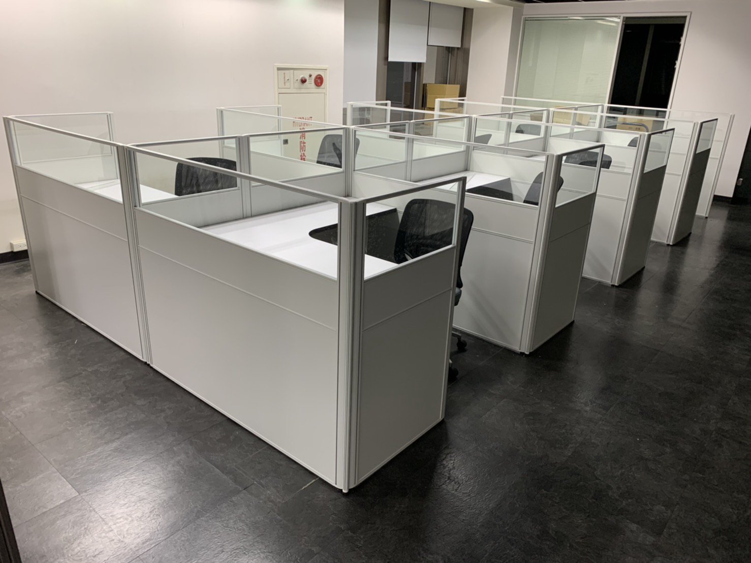 協洋2.5屏風白框工作站實景