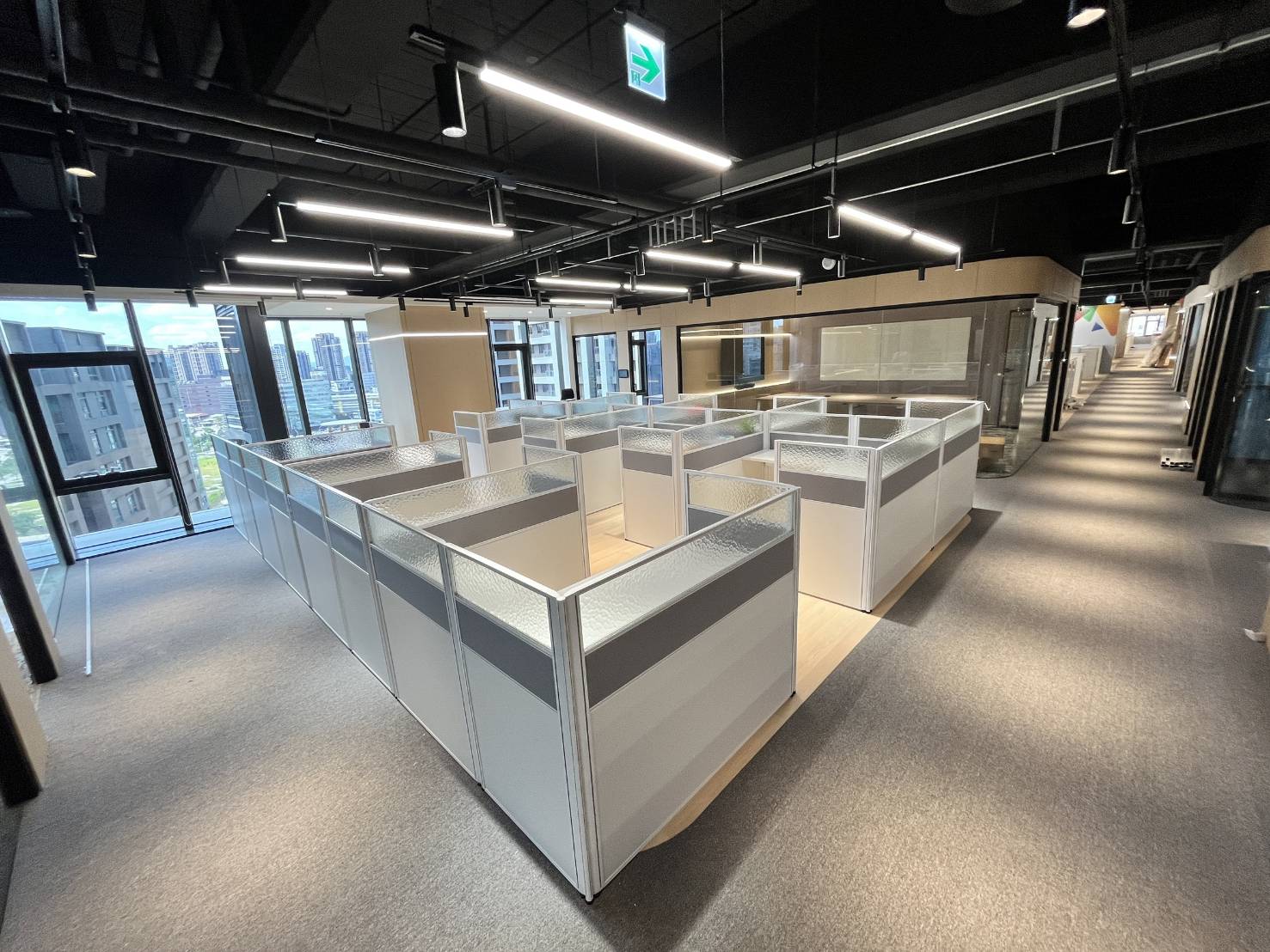 協洋2.5屏風辦公空間實景
